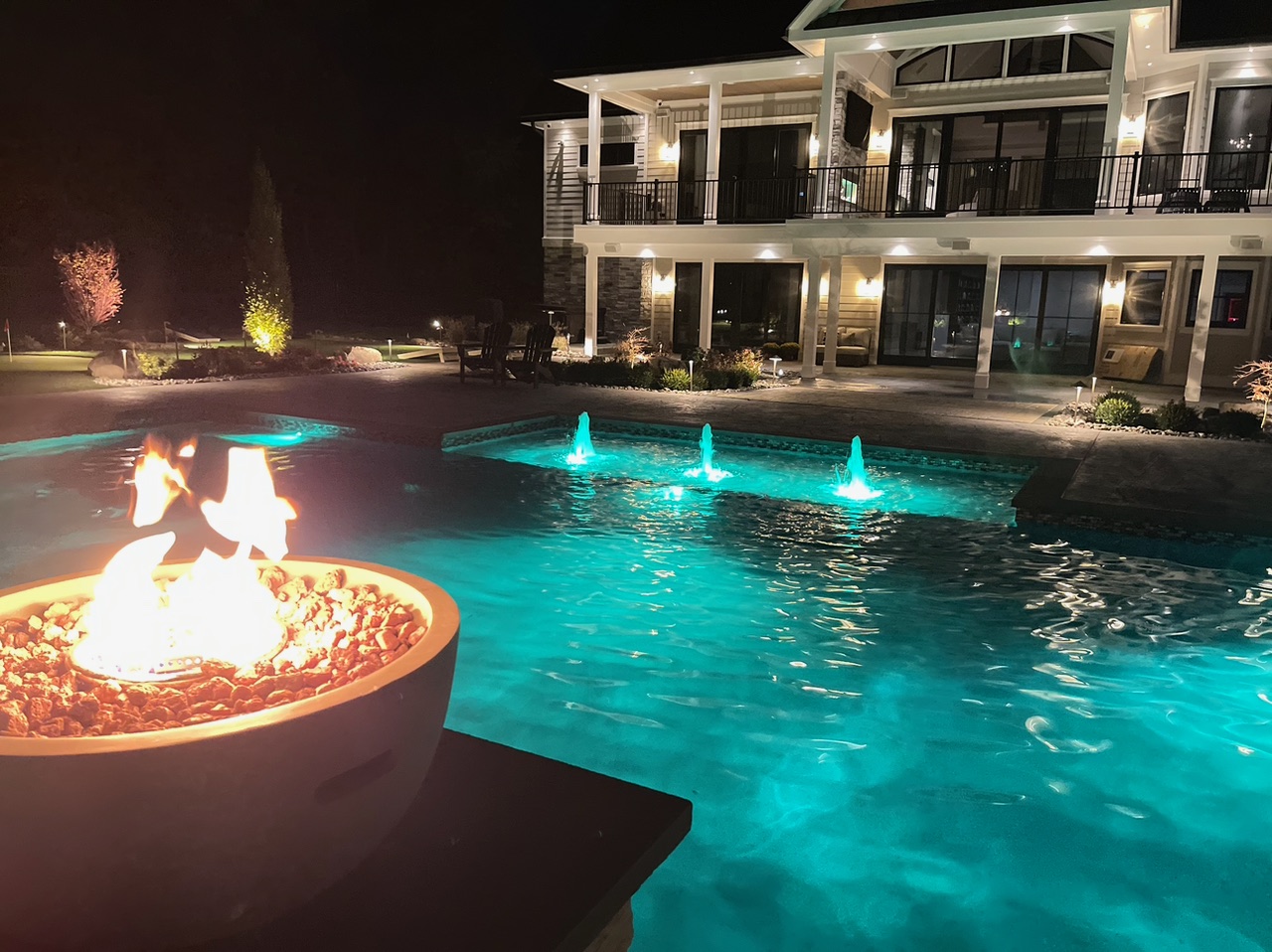 Del Val Pools & Spas